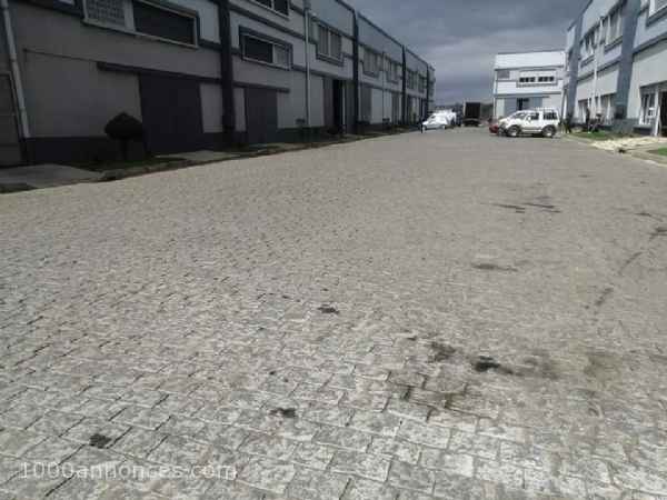 LOCATION ENTREPOT